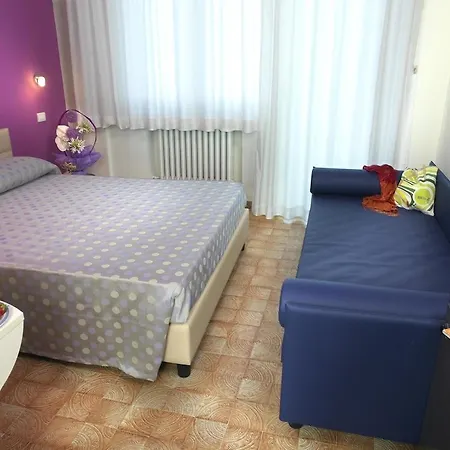 Elizabeth 4*